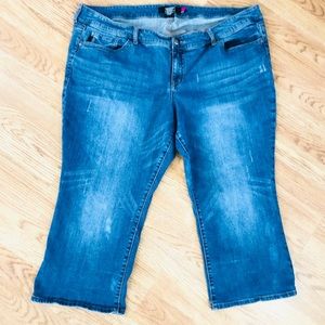 Torrid Straight Leg Distressed Crop Jeans Size 24